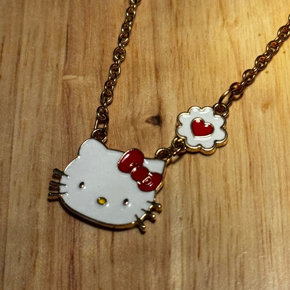 Official Sanrio Hello Kitty Necklace with Heart Thought Bubble